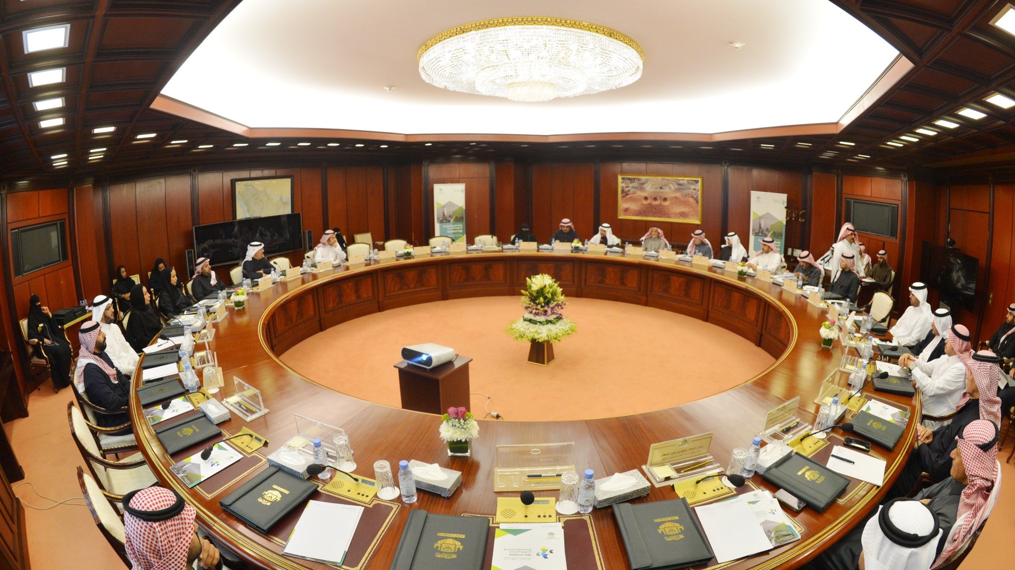 مجلس المسؤولية الاجتماعية يشارك في جلسة حوارية بمجلس الشورى